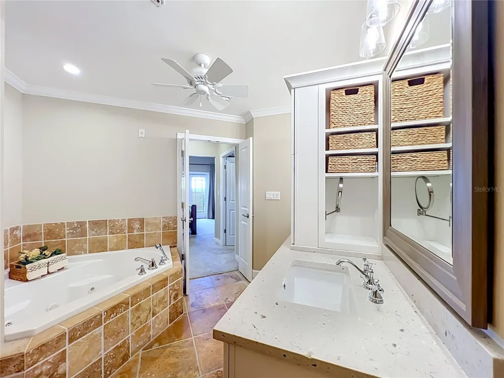2305 EDGEWATER DRIVE #1610 Orlando, FL 32804