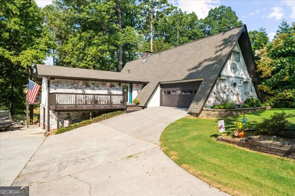 5823 Lakeshore DR Buford, GA 30518