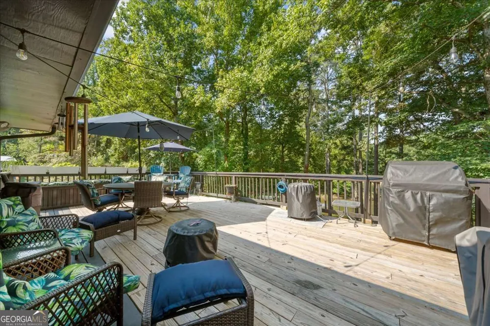 5823 Lakeshore DR Buford, GA 30518