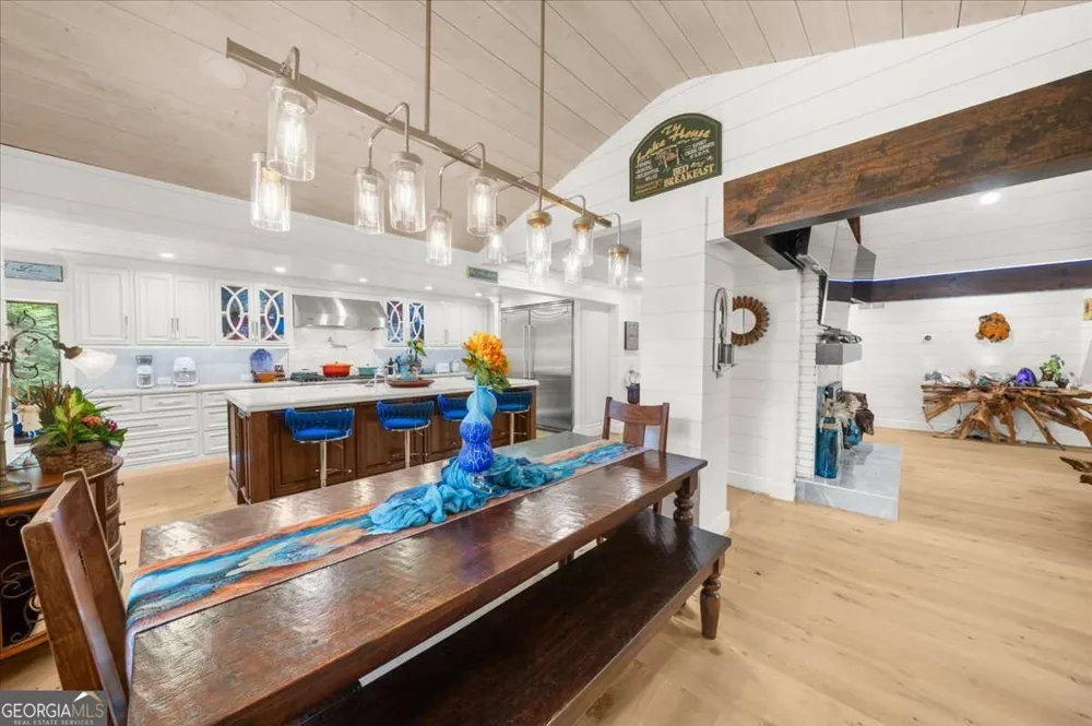5823 Lakeshore DR Buford, GA 30518