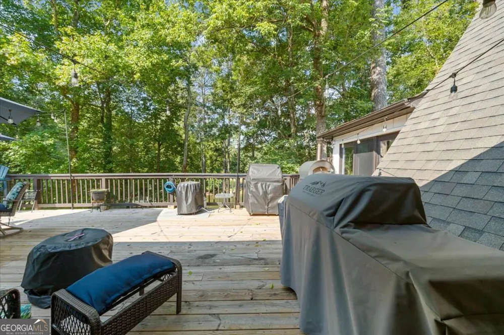 5823 Lakeshore DR Buford, GA 30518