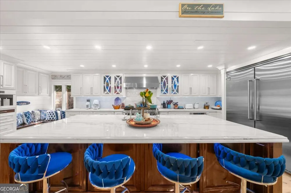 5823 Lakeshore DR Buford, GA 30518