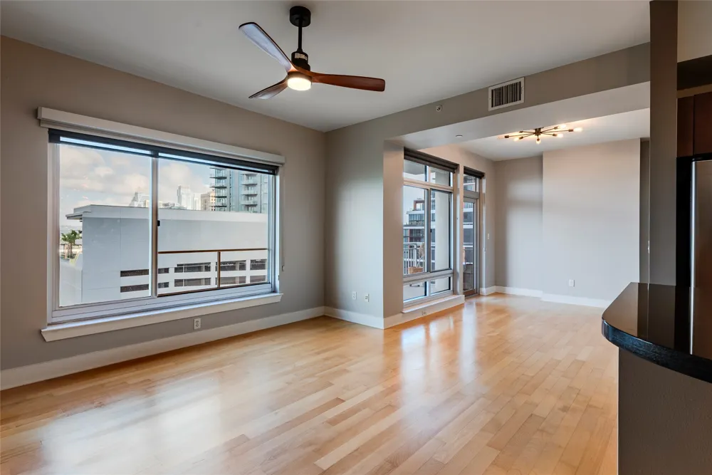 603 Davis Street #1201 Austin, TX 78701