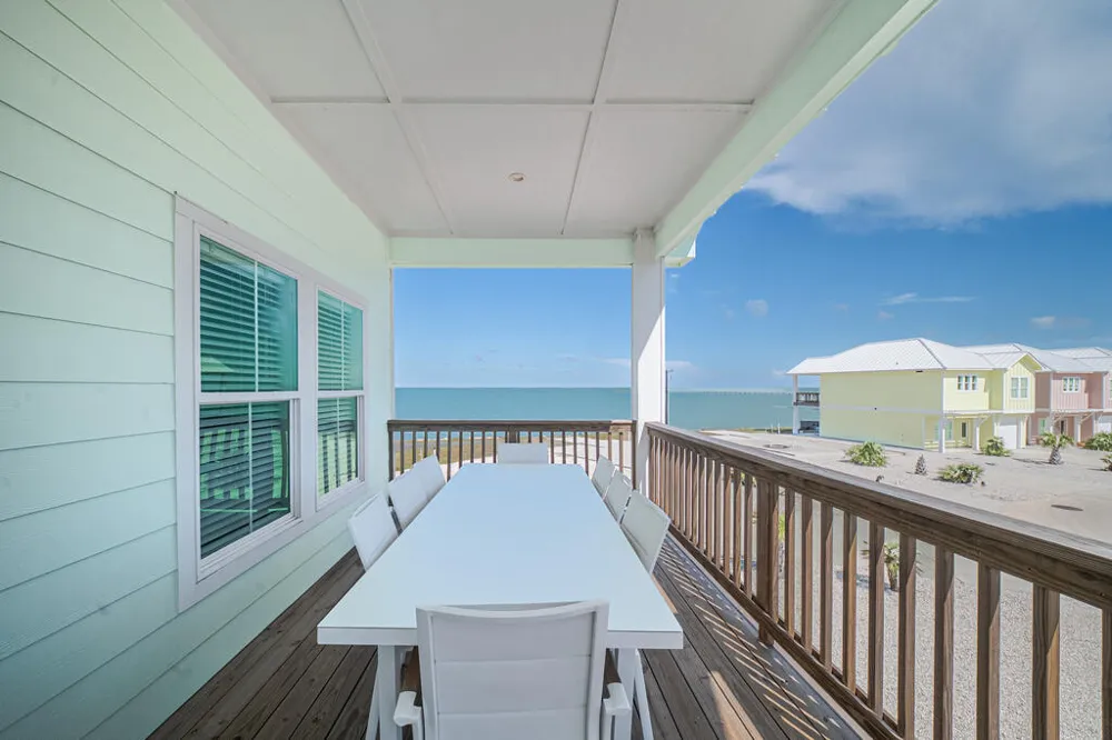 135 Seven Palms Dr. Rockport, TX 78382