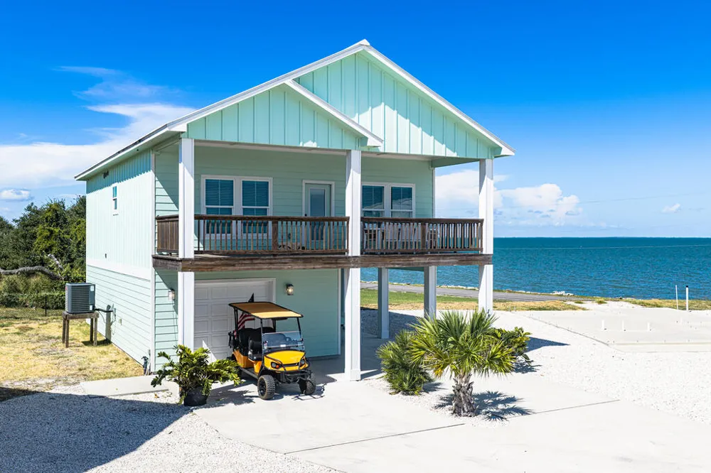135 Seven Palms Dr. Rockport, TX 78382
