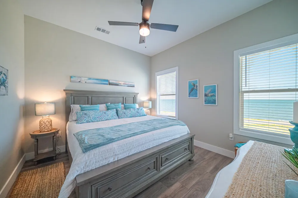 135 Seven Palms Dr. Rockport, TX 78382