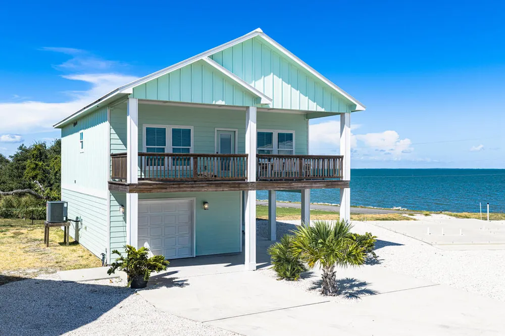 135 Seven Palms Dr. Rockport, TX 78382