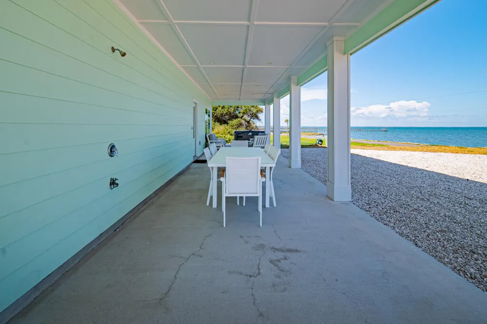 135 Seven Palms Dr. Rockport, TX 78382