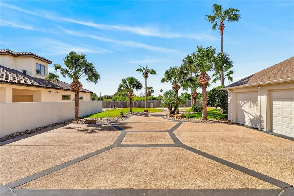 313 Porpoise Aransas Pass, TX 78358