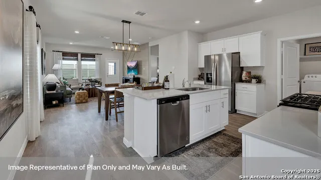 121 Morning Side Grove San Marcos, TX 78666