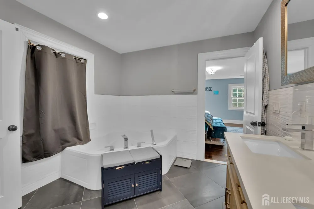 833 Salem Avenue Hillside, NJ 07205