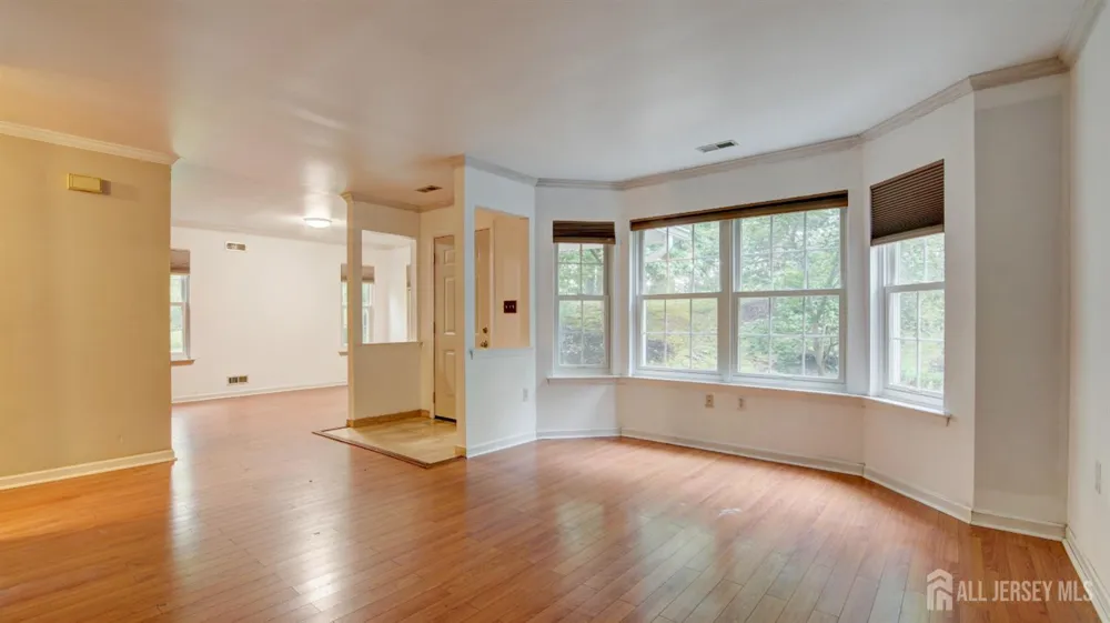 8 Forden Court Sayreville, NJ 08872