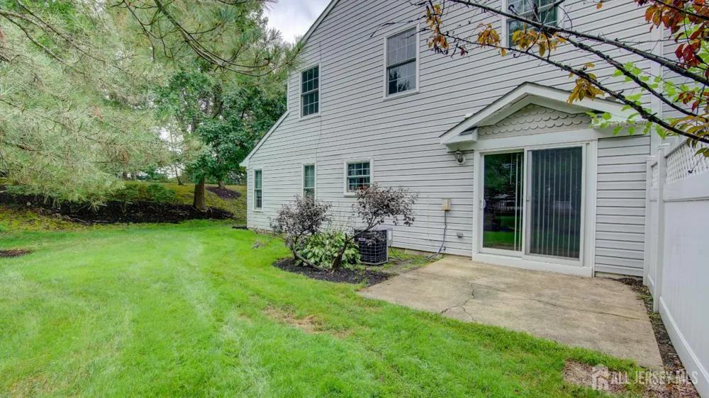 8 Forden Court Sayreville, NJ 08872