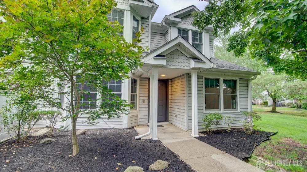 8 Forden Court Sayreville, NJ 08872