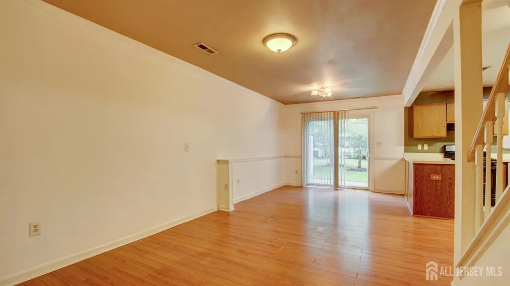 8 Forden Court Sayreville, NJ 08872