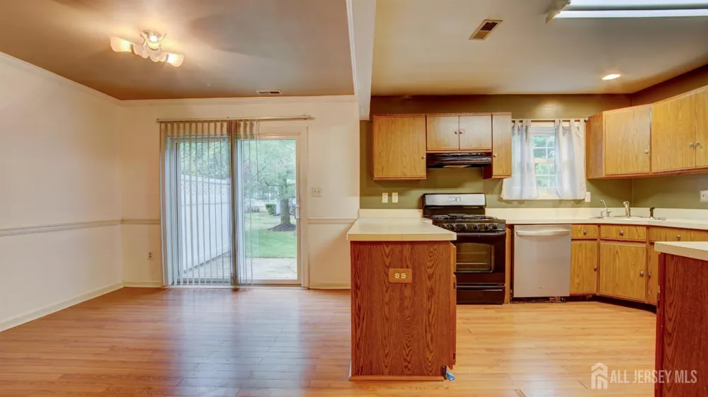 8 Forden Court Sayreville, NJ 08872