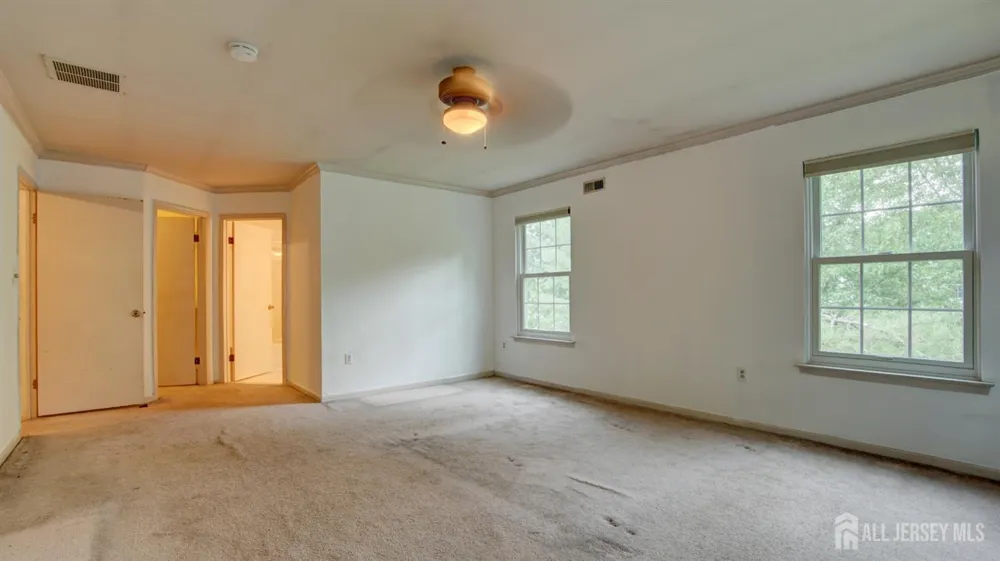 8 Forden Court Sayreville, NJ 08872