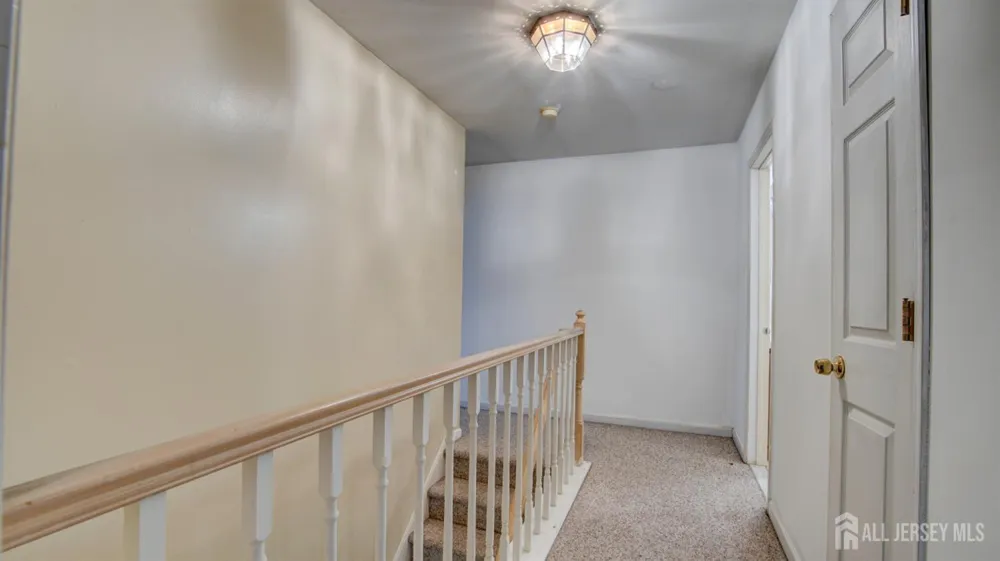 8 Forden Court Sayreville, NJ 08872