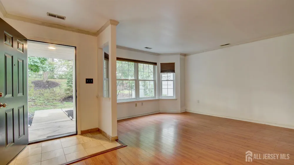 8 Forden Court Sayreville, NJ 08872