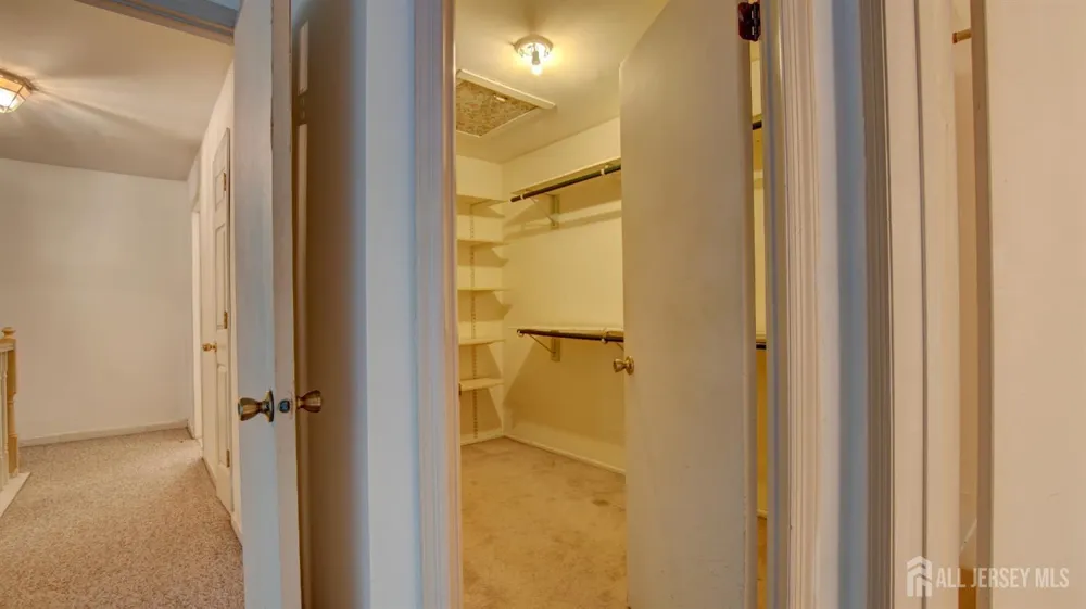 8 Forden Court Sayreville, NJ 08872