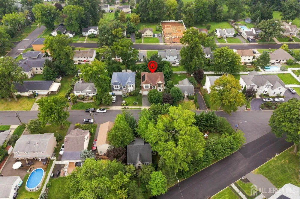39 Hamilton Avenue Edison, NJ 08820