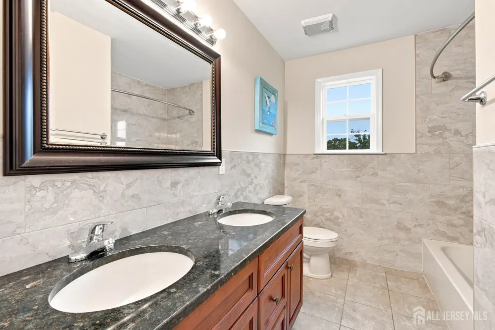 39 Hamilton Avenue Edison, NJ 08820