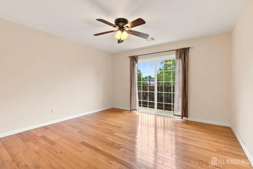 39 Hamilton Avenue Edison, NJ 08820