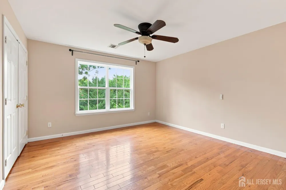 39 Hamilton Avenue Edison, NJ 08820