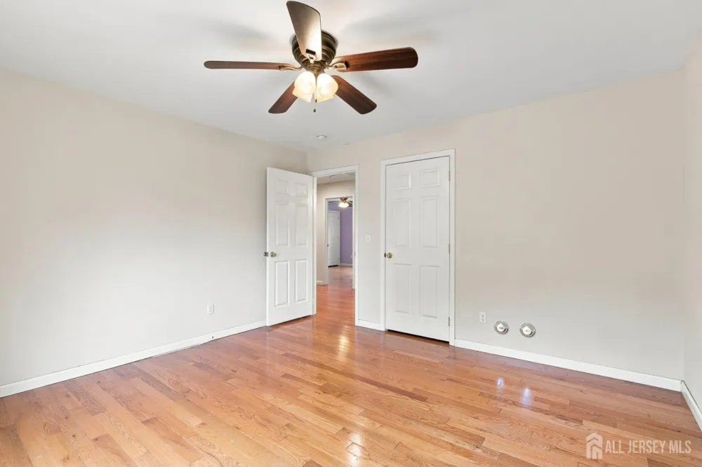 39 Hamilton Avenue Edison, NJ 08820