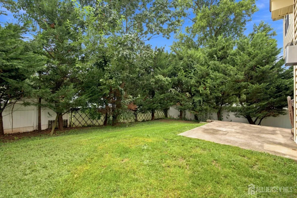 39 Hamilton Avenue Edison, NJ 08820