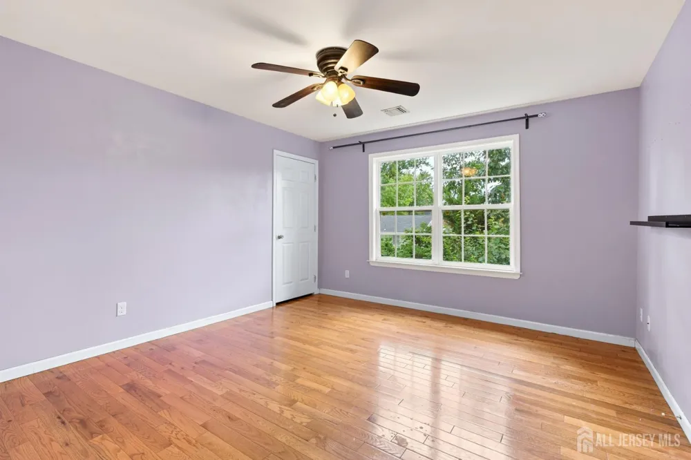 39 Hamilton Avenue Edison, NJ 08820