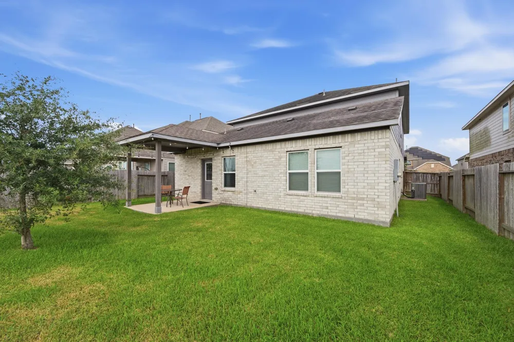 10402 Matterhorn Drive Rosharon, TX 77583