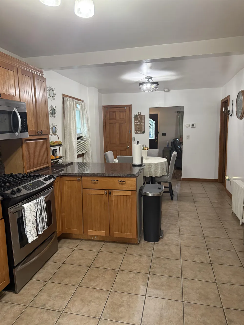 60 WILLET ST Bloomfield, NJ 07003