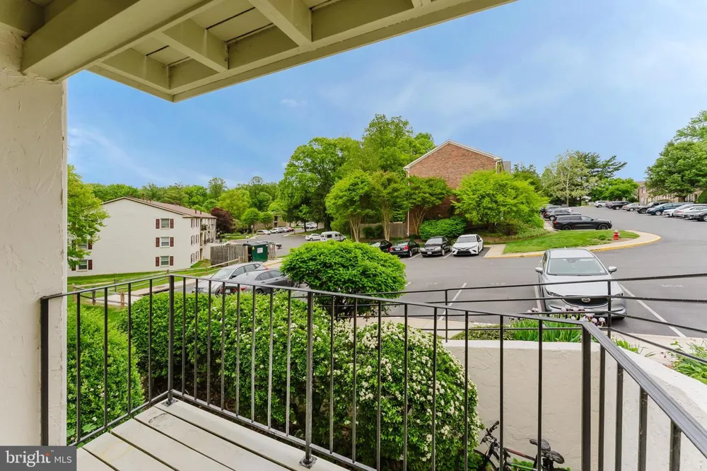 5800 TORINGTON DRIVE #833 Springfield, VA 22152