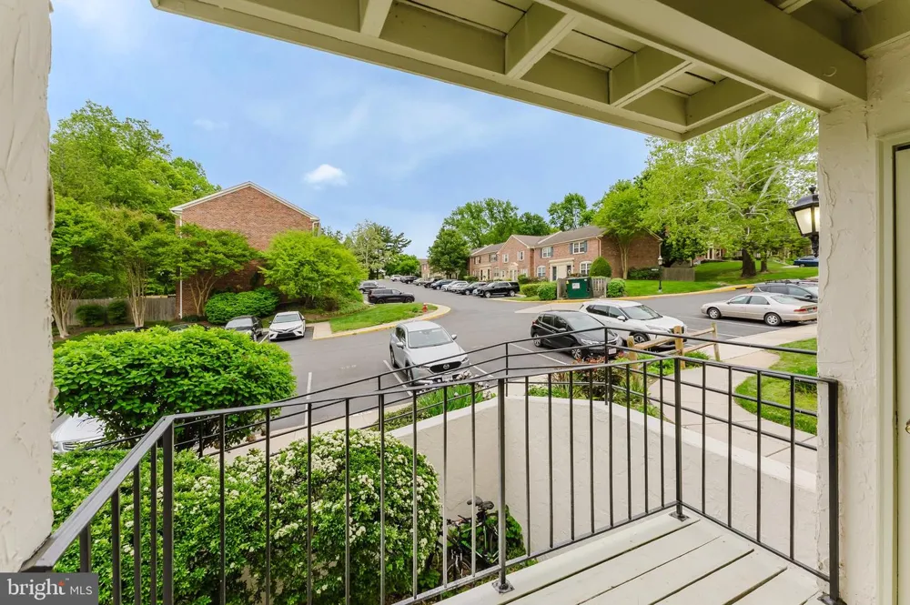 5800 TORINGTON DRIVE #833 Springfield, VA 22152