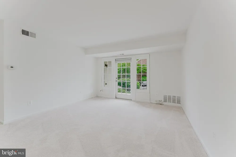 5800 TORINGTON DRIVE #833 Springfield, VA 22152