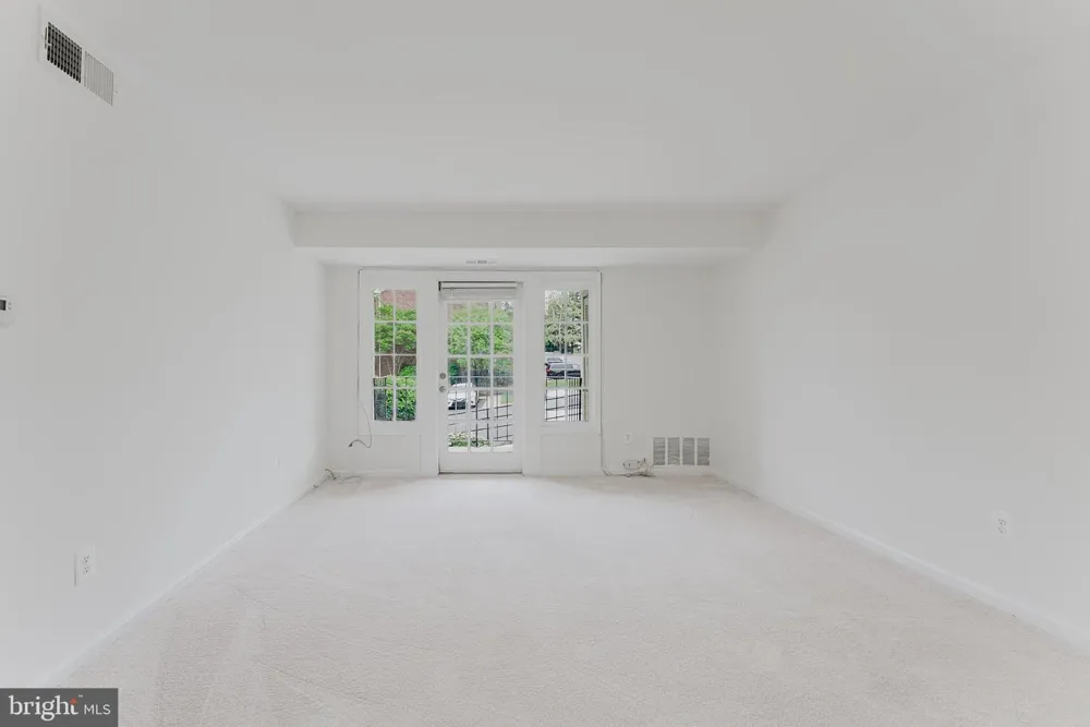 5800 TORINGTON DRIVE #833 Springfield, VA 22152