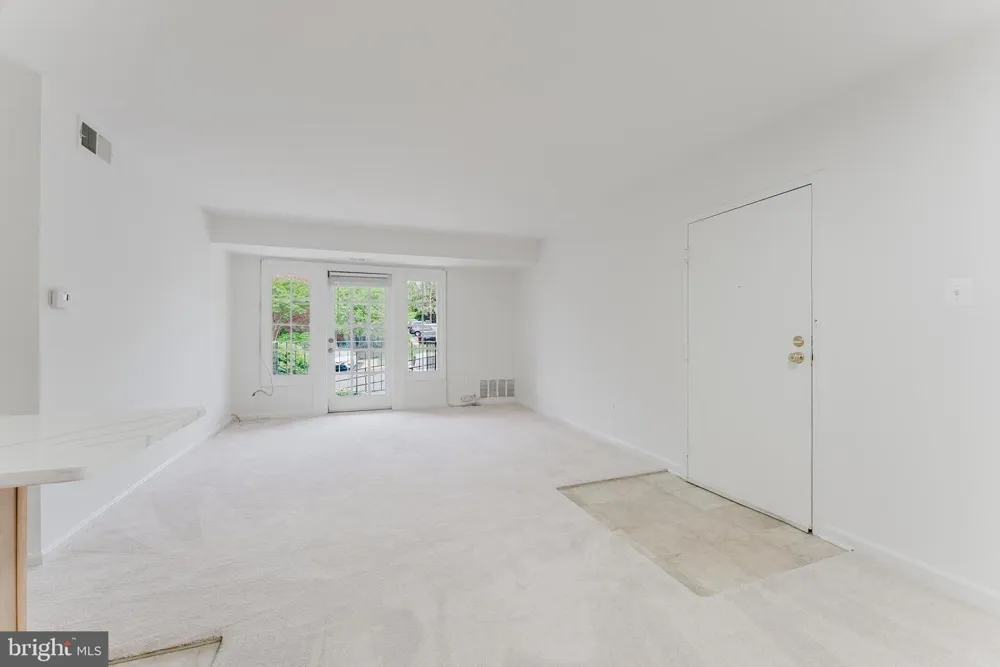 5800 TORINGTON DRIVE #833 Springfield, VA 22152