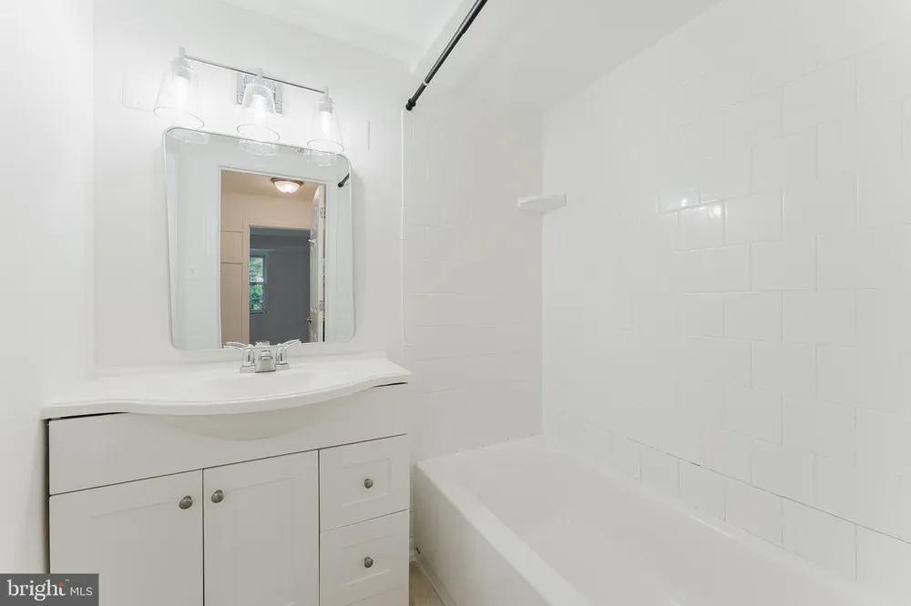 5800 TORINGTON DRIVE #833 Springfield, VA 22152