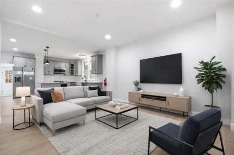 139 WEST 51ST ST