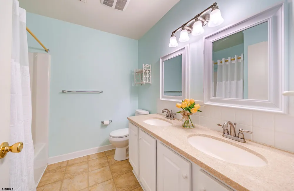 4442 West Ave Ocean City, NJ 08226