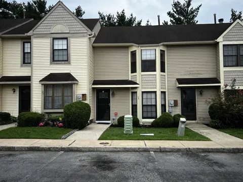 34 Cambridge Townhouse Dr
