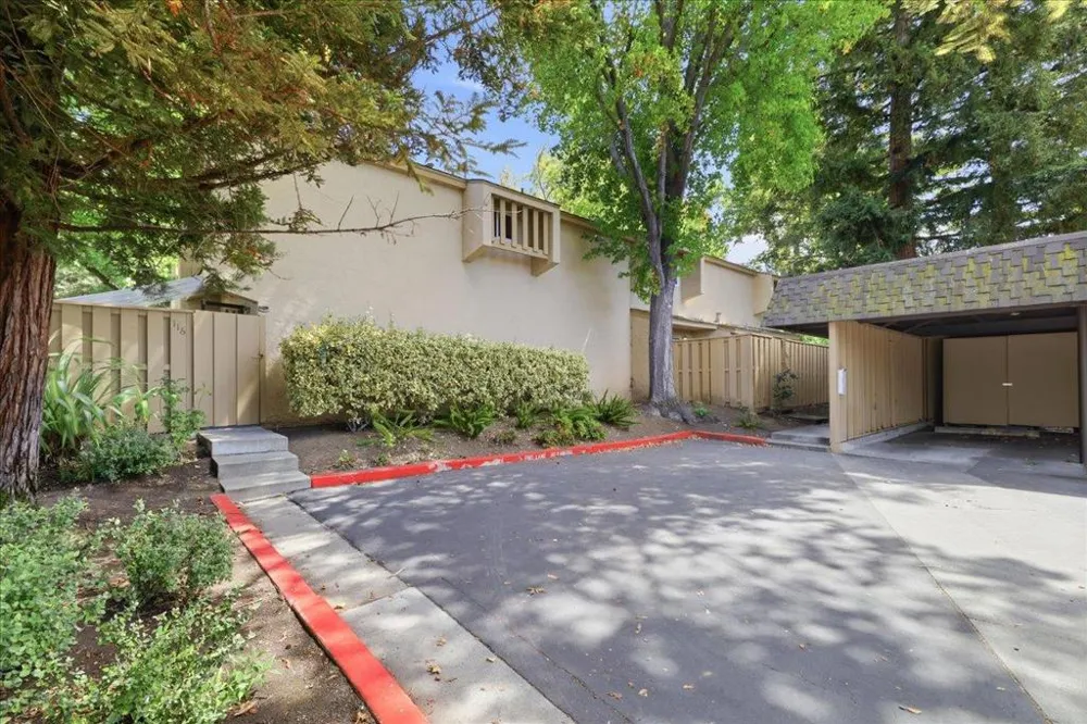 125 Connemara Way #115 Sunnyvale, CA 94087