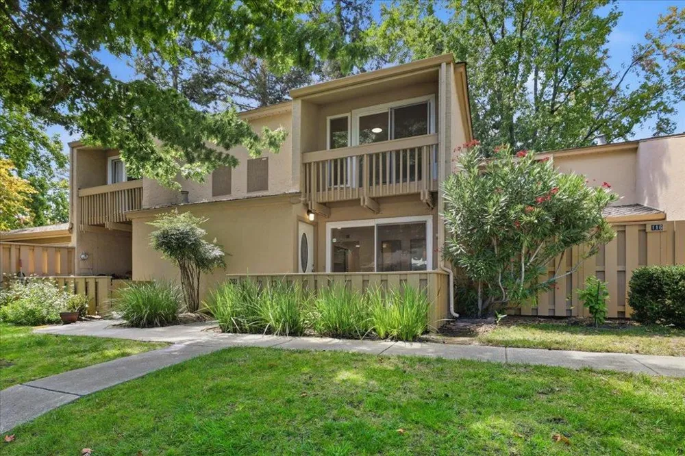 125 Connemara Way #115 Sunnyvale, CA 94087