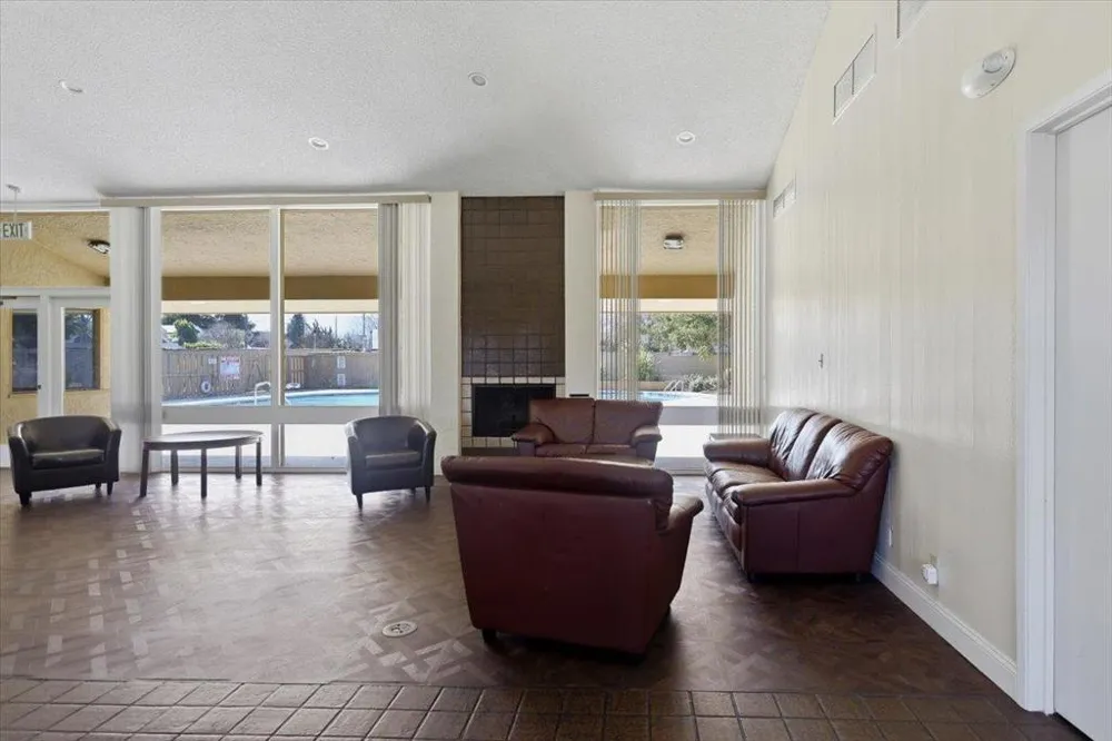 125 Connemara Way #115 Sunnyvale, CA 94087