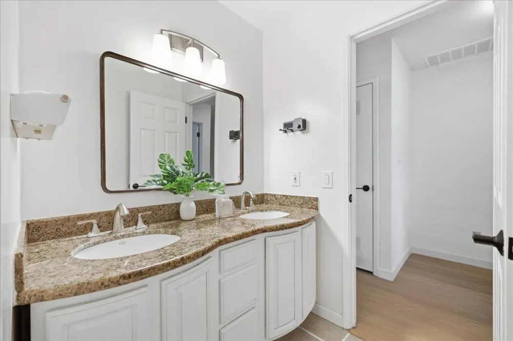 125 Connemara Way #115 Sunnyvale, CA 94087