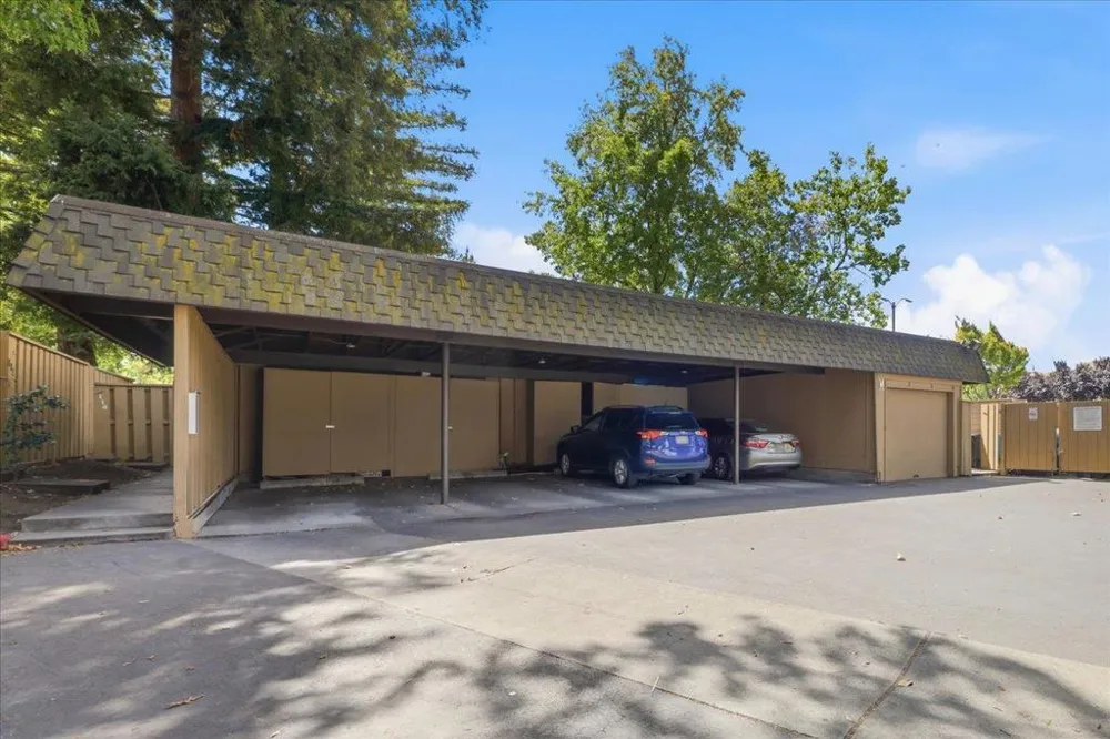 125 Connemara Way #115 Sunnyvale, CA 94087