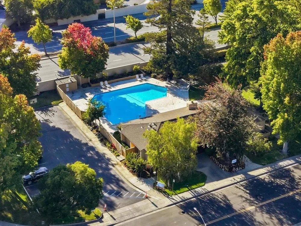 125 Connemara Way #115 Sunnyvale, CA 94087