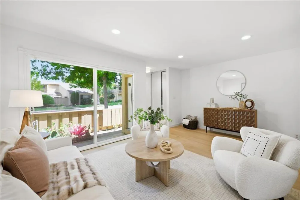 125 Connemara Way #115 Sunnyvale, CA 94087