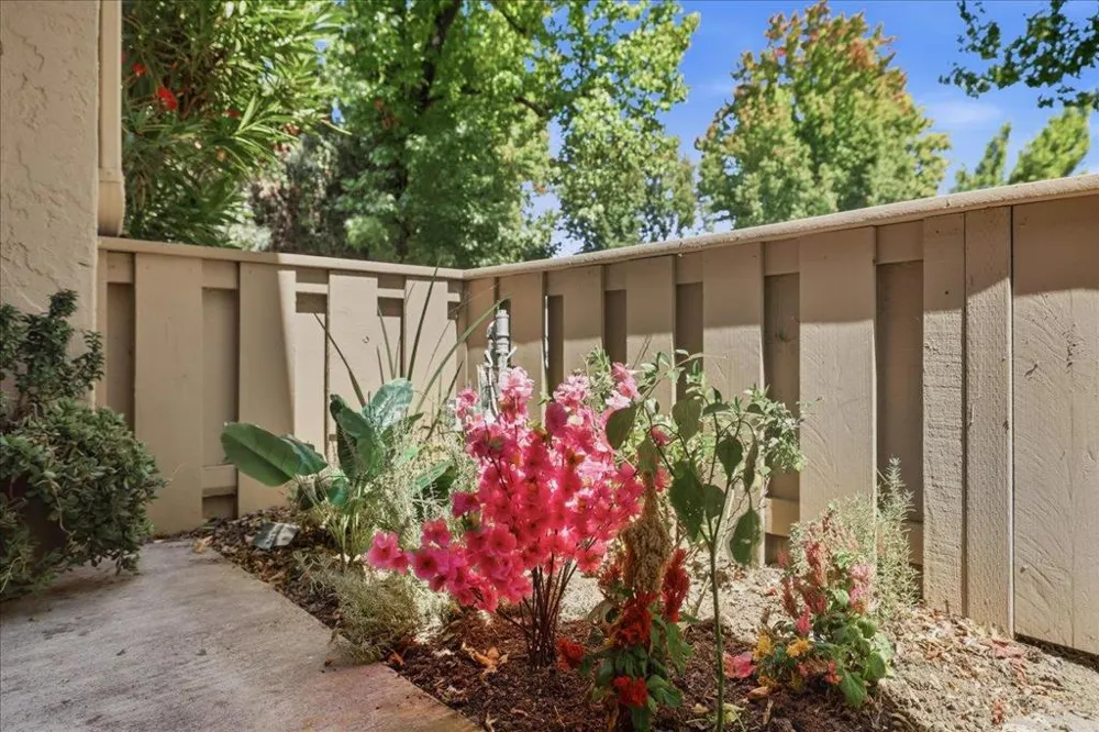 125 Connemara Way #115 Sunnyvale, CA 94087